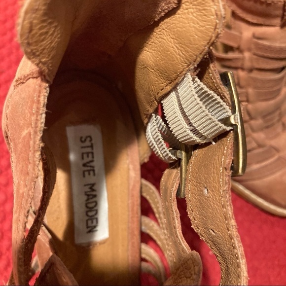 STEVE MADDEN Sz 8 Strappy Ankle  Booties Stacked Heel Leather - Picture 8 of 11